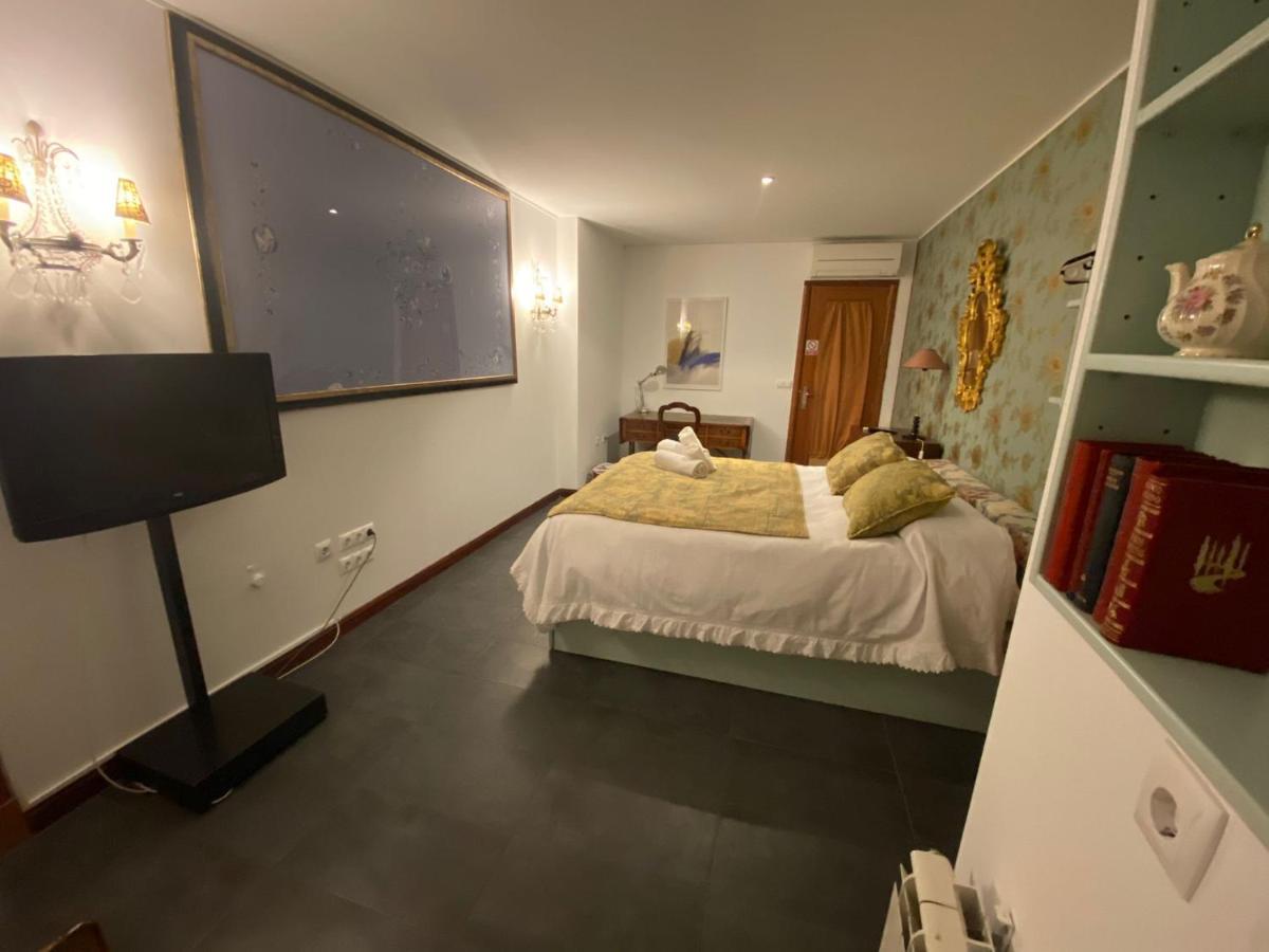 Ch Hostal Victoria Cuenca  Eksteriør billede