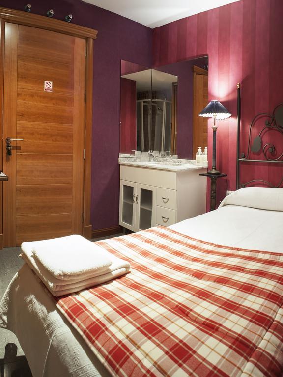 Ch Hostal Victoria Cuenca  Eksteriør billede