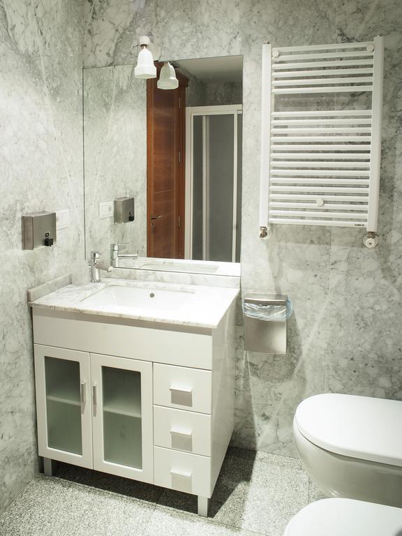 Ch Hostal Victoria Cuenca  Eksteriør billede