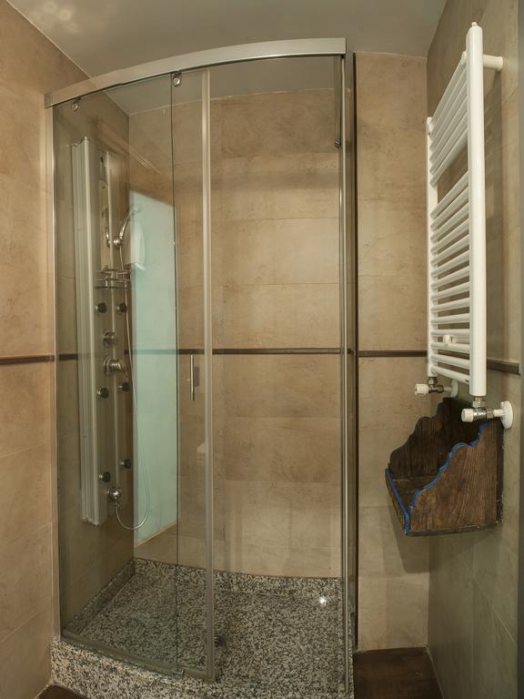 Ch Hostal Victoria Cuenca  Eksteriør billede