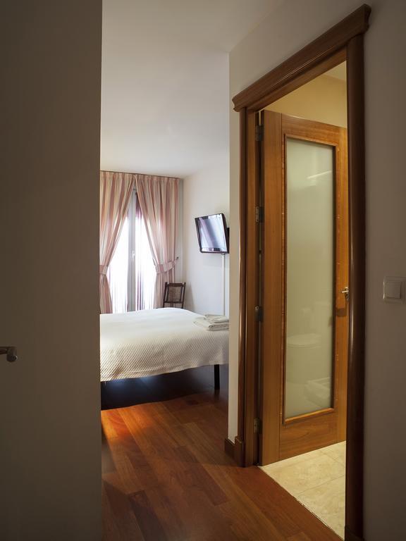 Ch Hostal Victoria Cuenca  Eksteriør billede