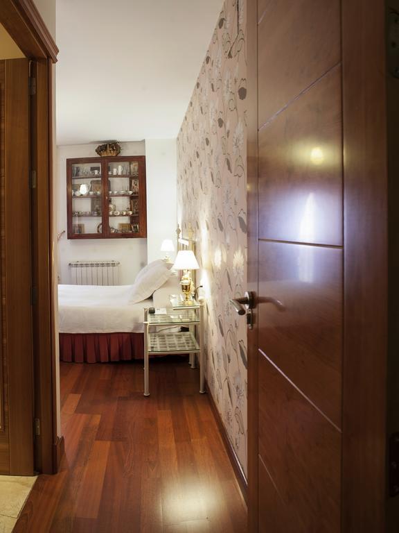 Ch Hostal Victoria Cuenca  Eksteriør billede