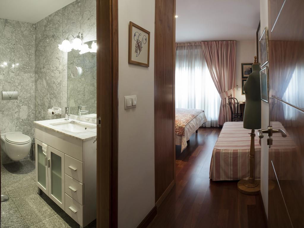 Ch Hostal Victoria Cuenca  Eksteriør billede