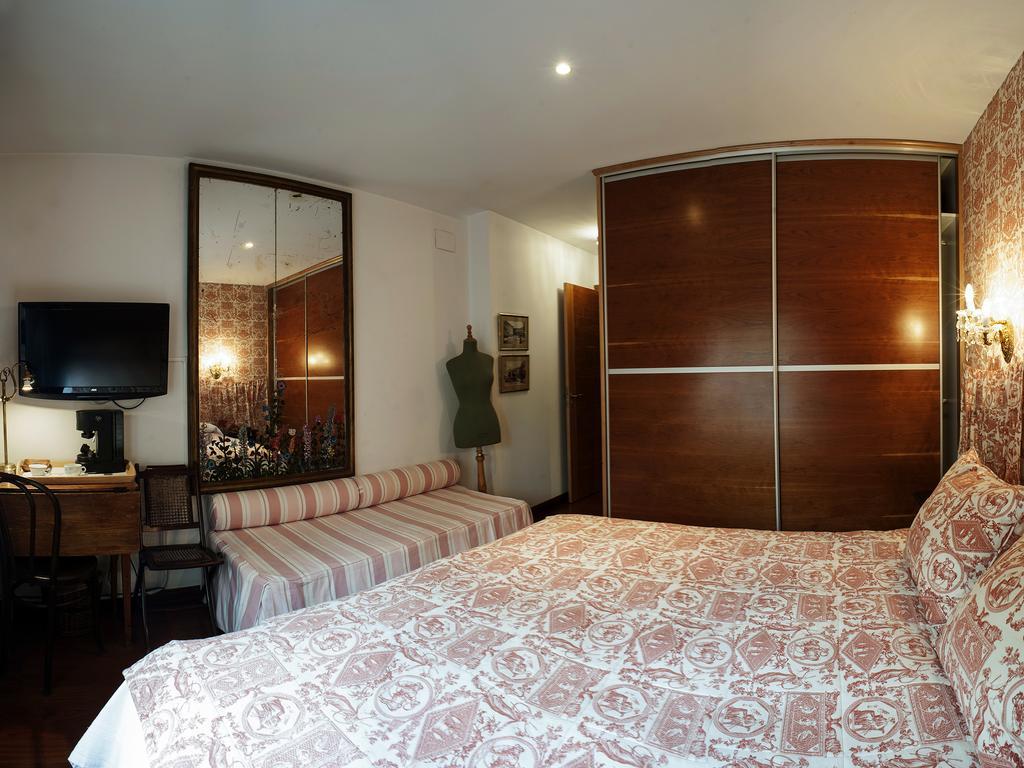 Ch Hostal Victoria Cuenca  Eksteriør billede