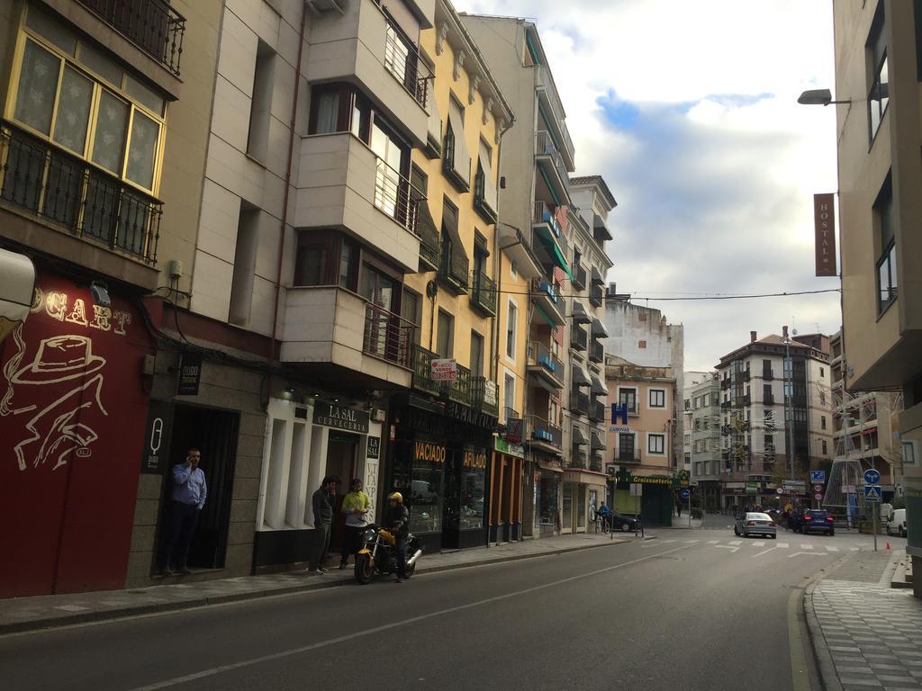 Ch Hostal Victoria Cuenca  Eksteriør billede