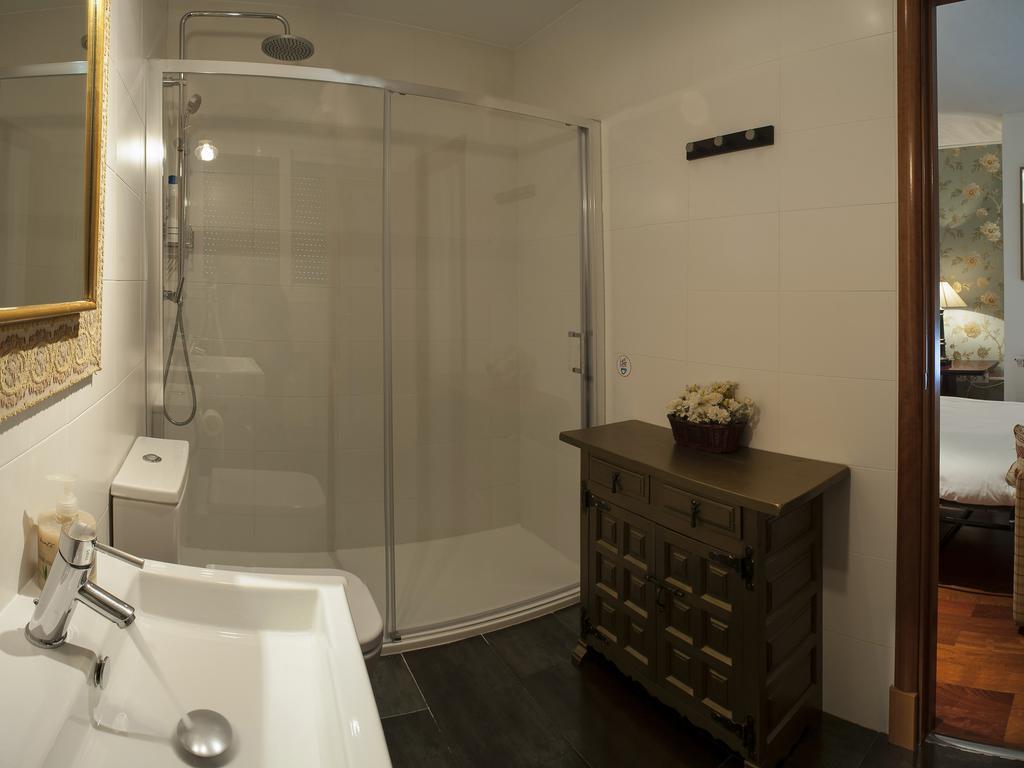 Ch Hostal Victoria Cuenca  Eksteriør billede