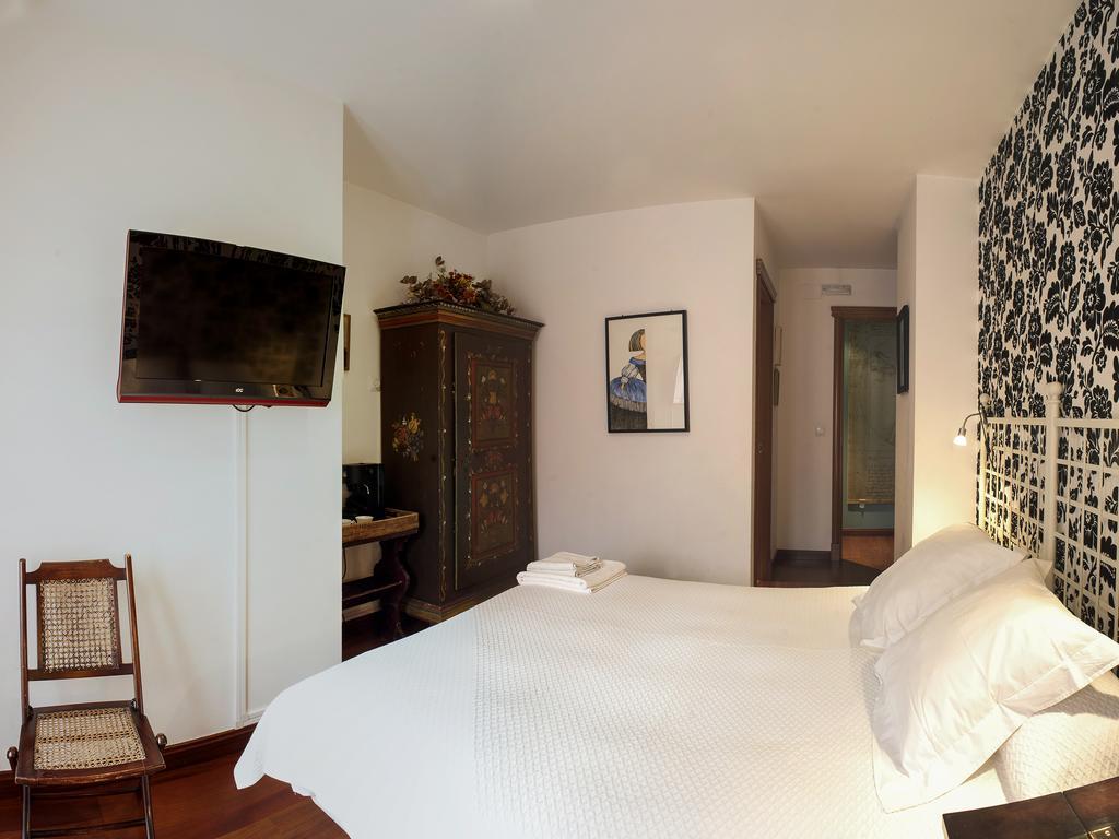 Ch Hostal Victoria Cuenca  Eksteriør billede