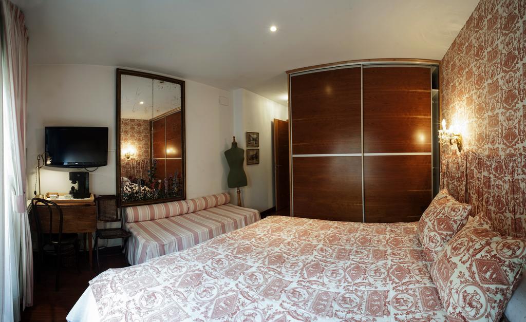Ch Hostal Victoria Cuenca  Eksteriør billede